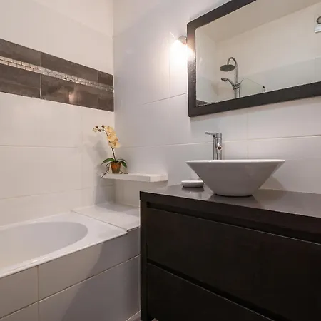 Sea View Town 2 Bedroom *