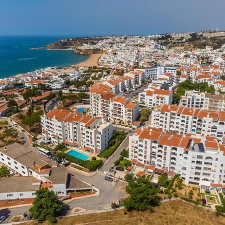 Sea View Town 2 Bedroom Апартаменти *