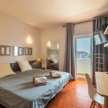 Sea View Town 2 Bedroom 5 Min From The 阿尔布费拉